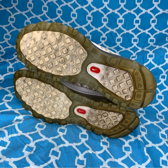 Nike Women’s size 8.5 Air Max 2011 White Silver low top wmns running sneakers og - Picture 5 of 11